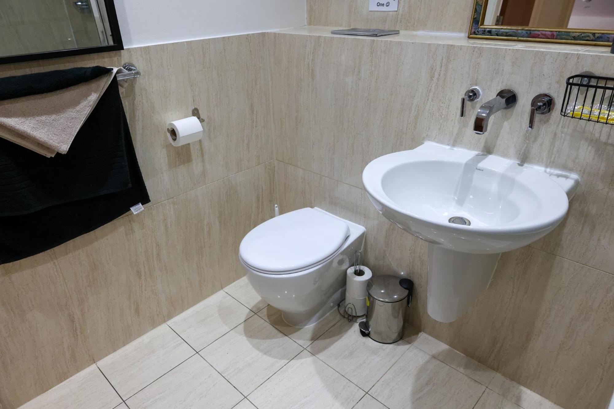 Centrally Located 1br Near Edg Cricket, Of Bham, Priory Hospital & Cannon Hill Park Apartment *