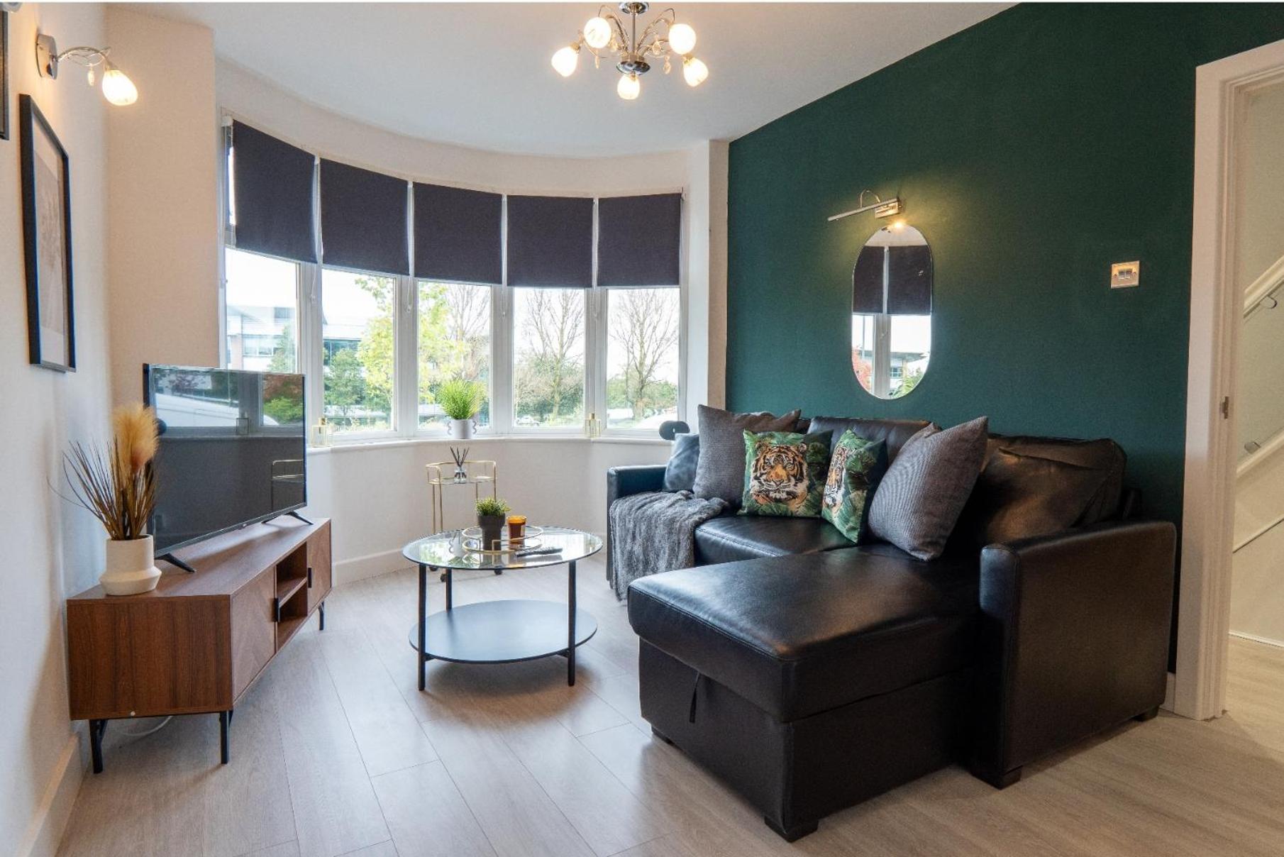 Sheldon House 3 Bed Cosy Nr Jlr & Nec * Sheldon (West Midlands)
