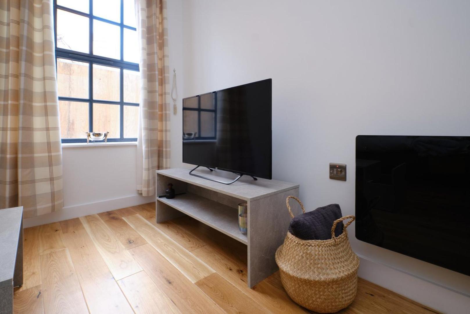 Apartment Tv | Near Key Attractions | Quality Staycation