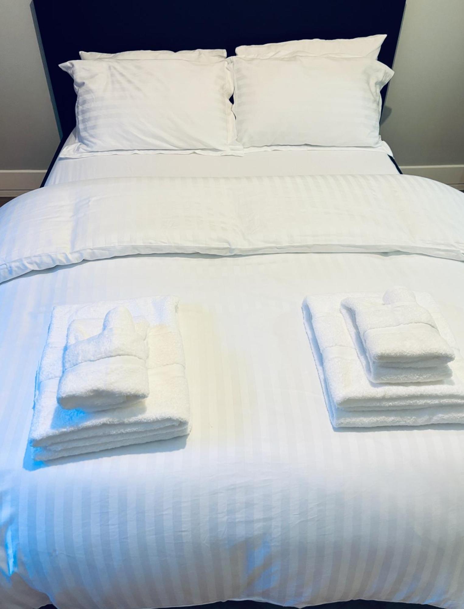 Mh - 2 Bed 2 Bath Luxury - Financial District - Local Bar And Dining Deals Available Apartment