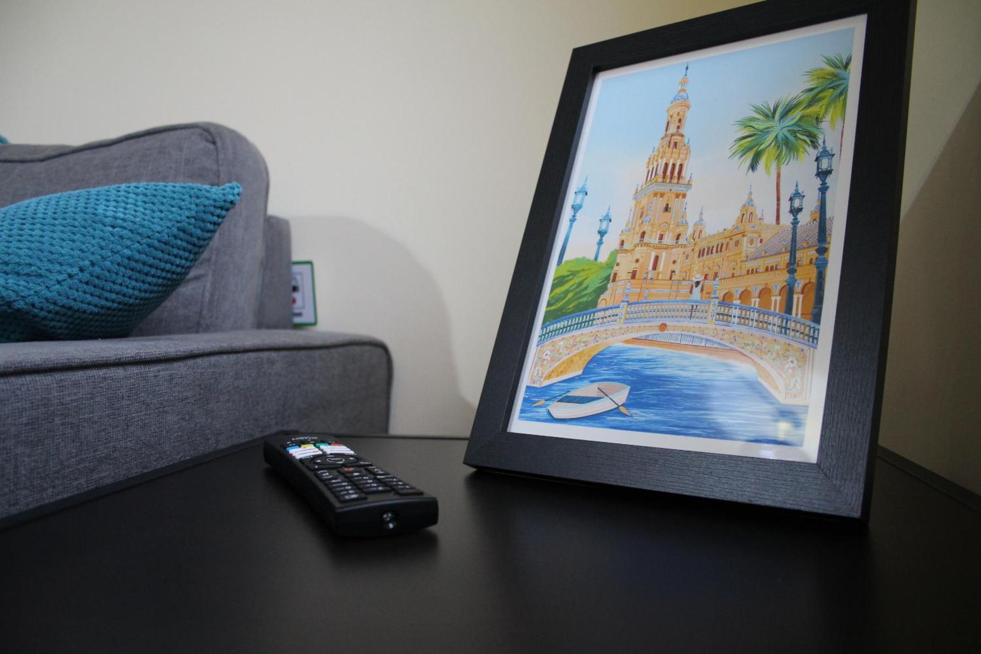Park Avenue - An Executive 2 Bed With A Private Bathroom In City Centre, 5 Mins To City Hospital
