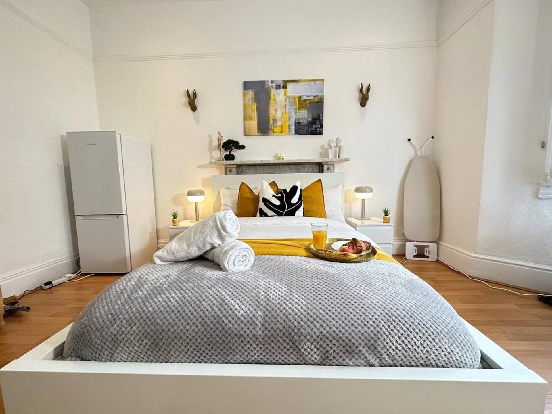 Bright And Airy In Trendy Locale * Birmingham