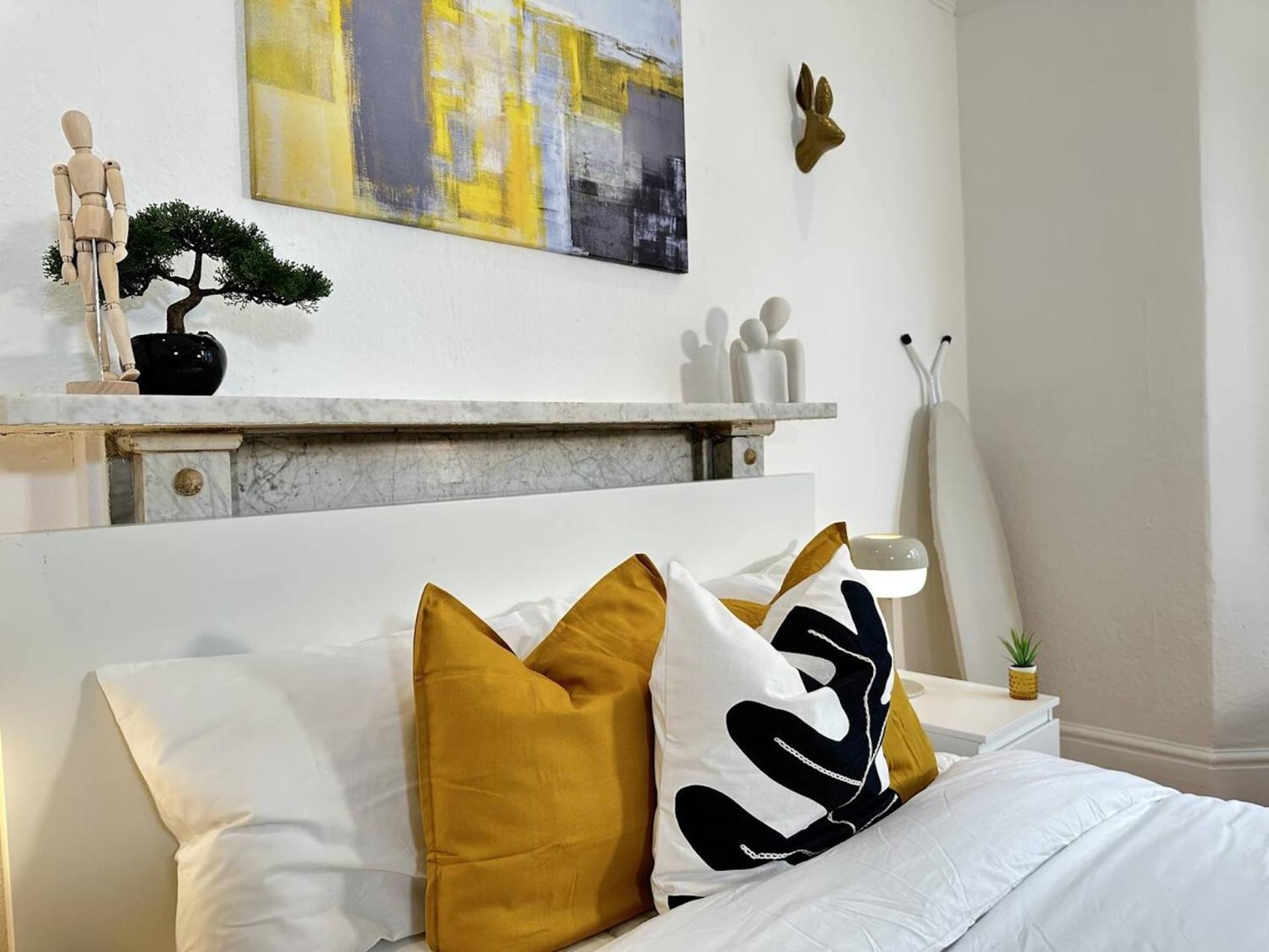 Apartment Bright And Airy In Trendy Locale *