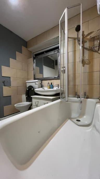 Apartment Charming 2bedroom Retreat In Great Barr/hamsted *