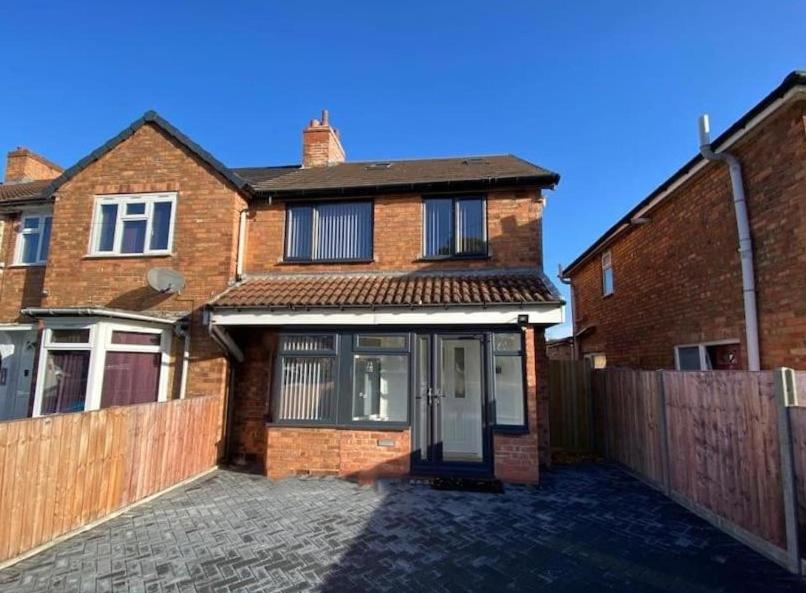 Heartland House, 7 Spacious Bedrooms Sleeps 4 Plus, Near Nec, Jlr,bhx