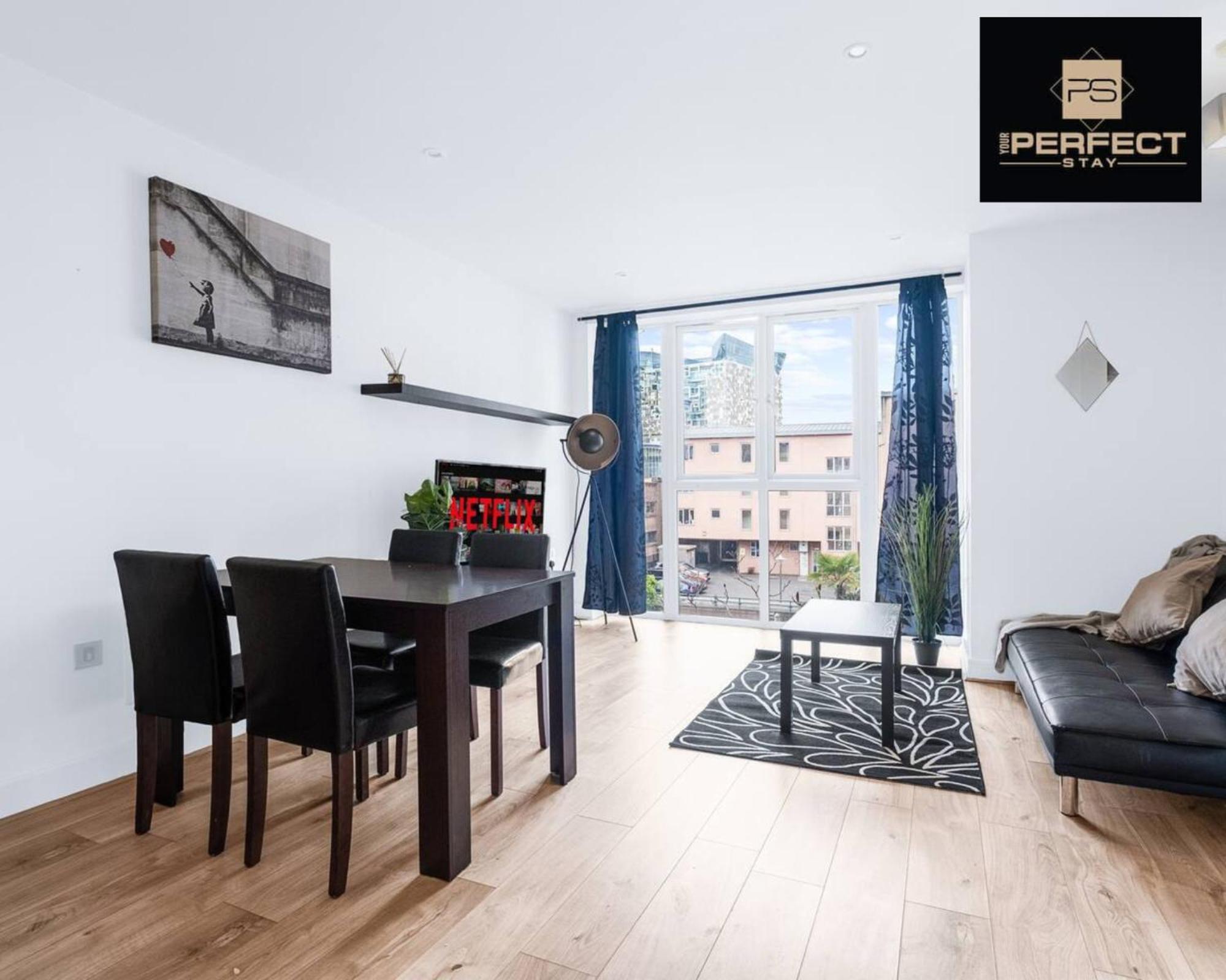 Mercury Centre Netflix Dedicated Workspace By Your Perfect Short Lets Apartment
