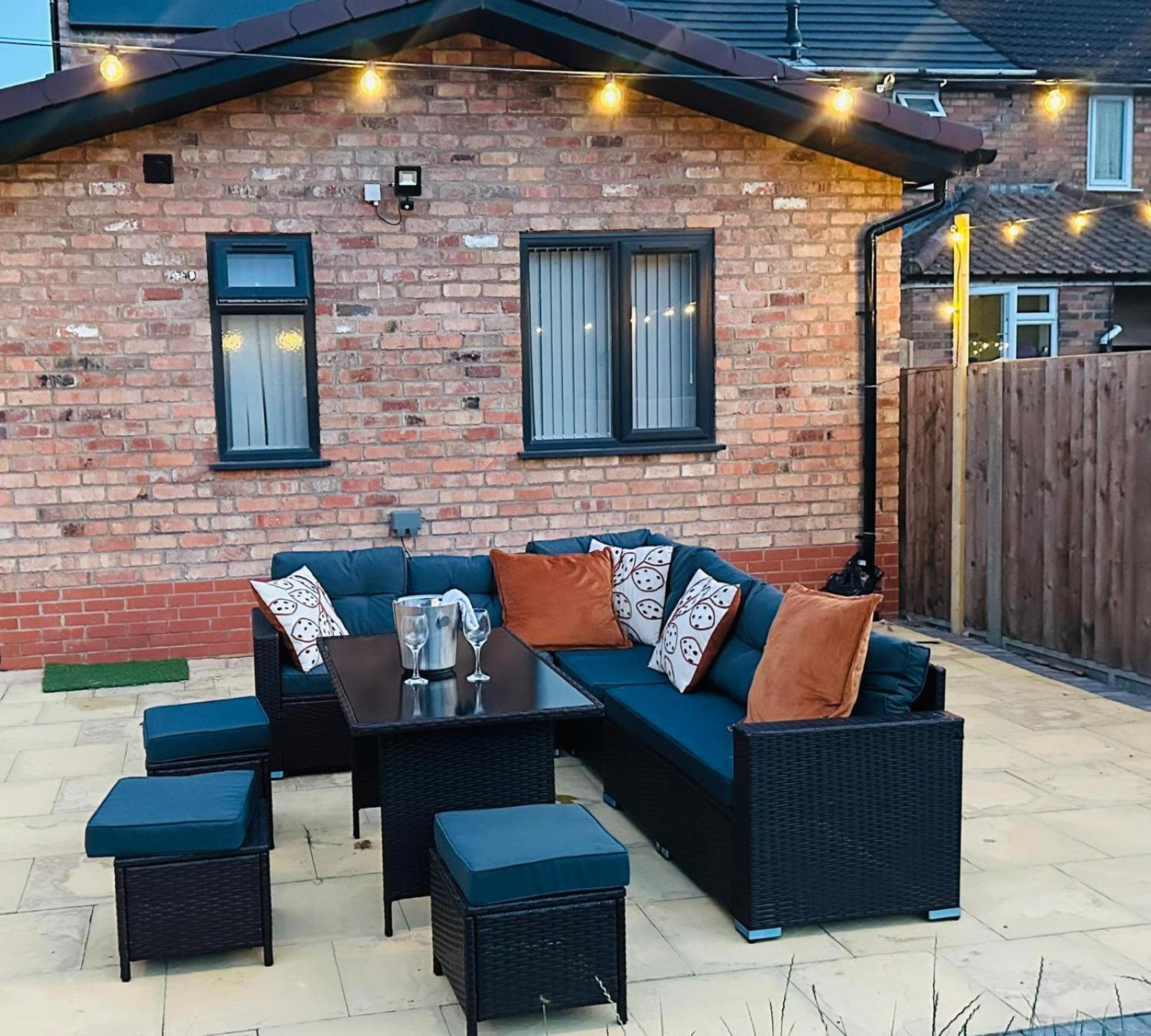 Holiday home Heartland House, 7 Spacious Bedrooms Sleeps 4 Plus, Near Nec, Jlr,bhx Birmingham