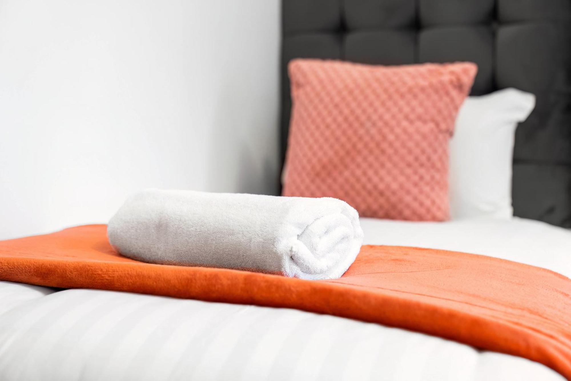 Luxury Centre - 2 Bedroom - Balcony - Rated - 377p Birmingham