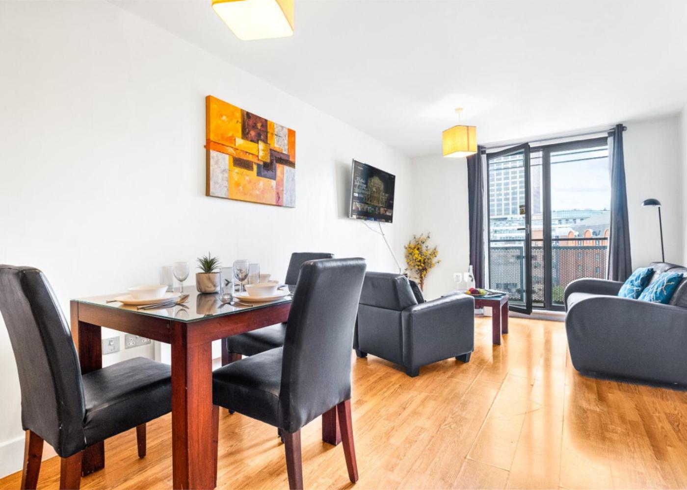 Chinatown - One Bed - Balcony - Secure Parking - Fast Wifi - Centre - 49a