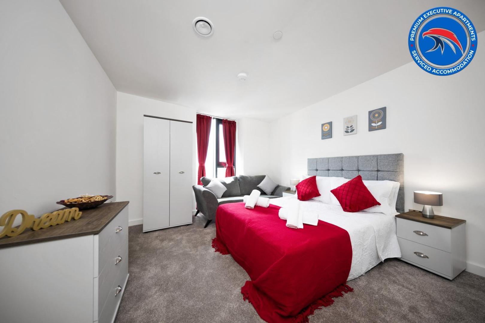 The Rozvi Empire Luxury For Long - Business,relocations & Families, Free Parking, Free Wifi Apartment Birmingham