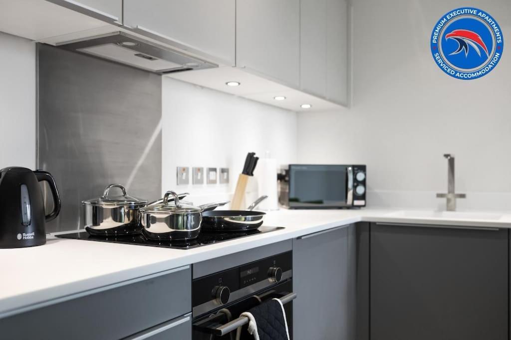 The Rozvi Empire Luxury For Long - Business,relocations & Families, Free Parking, Free Wifi Apartment Birmingham