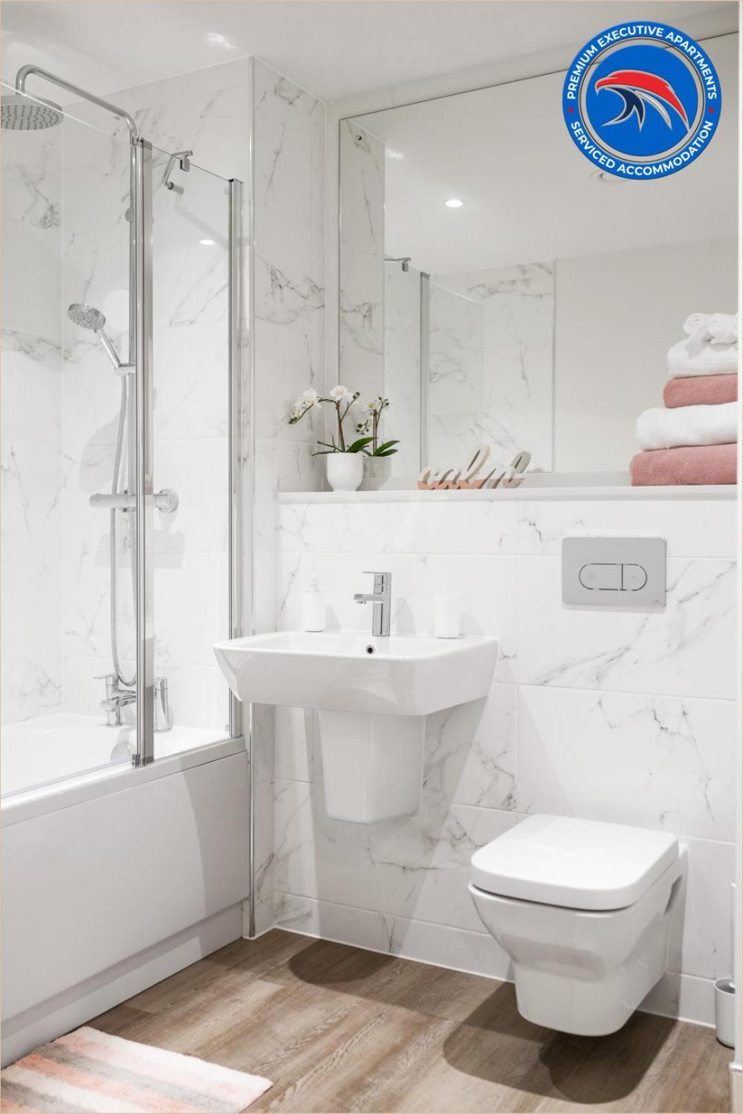The Rozvi Empire Luxury For Long - Business,relocations & Families, Free Parking, Free Wifi Apartment Birmingham
