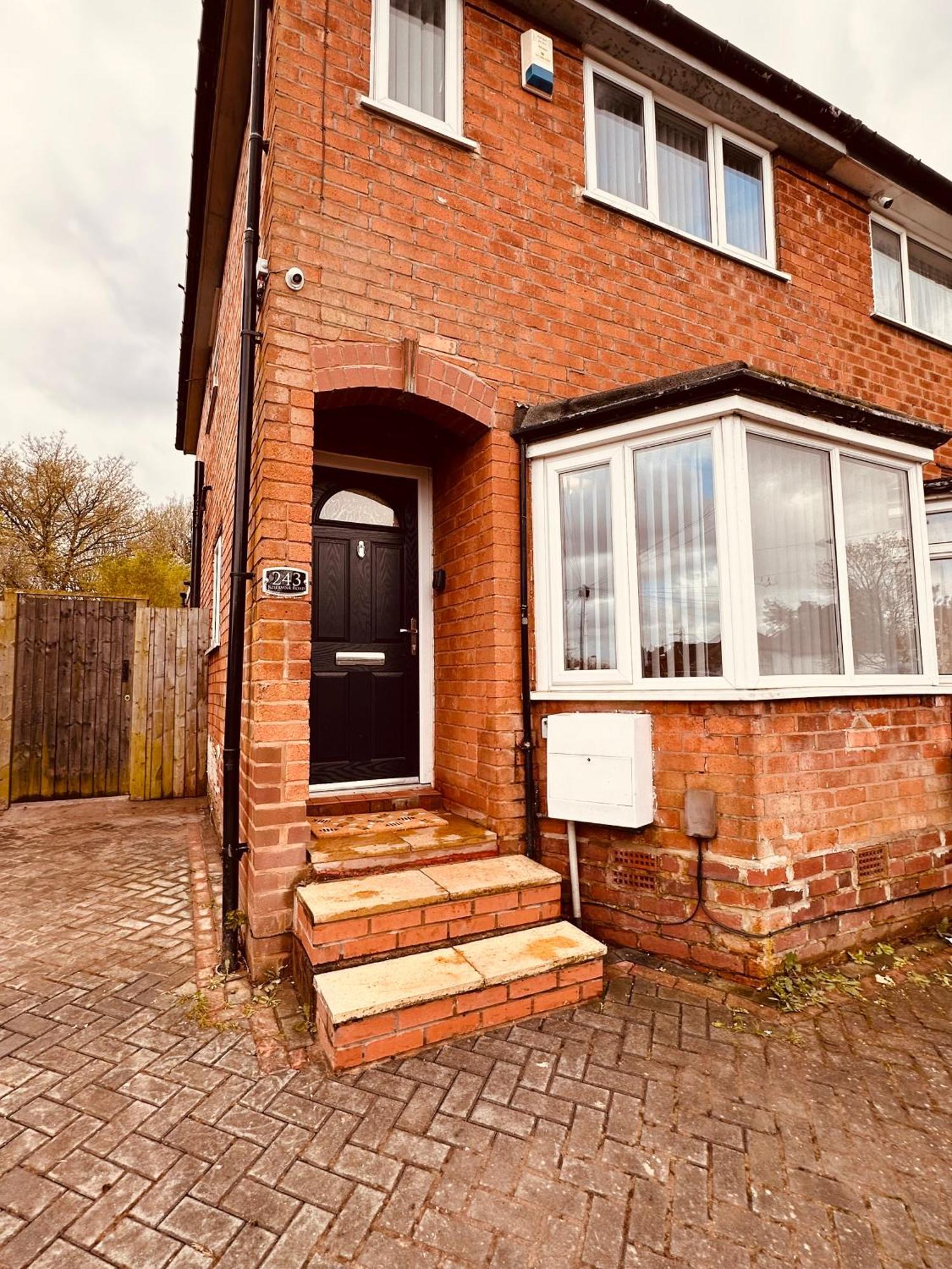 Guest house R4 - Newly Renovated Private With Own Kitchenette In A Shared House - Selly Oak *