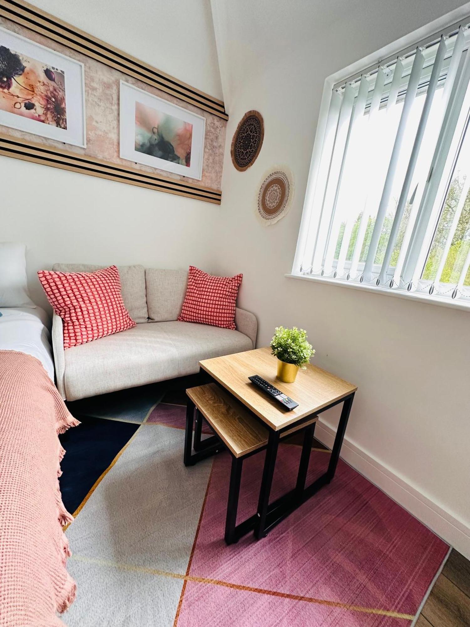 Guest house R4 - Newly Renovated Private With Own Kitchenette In A Shared House - Selly Oak *
