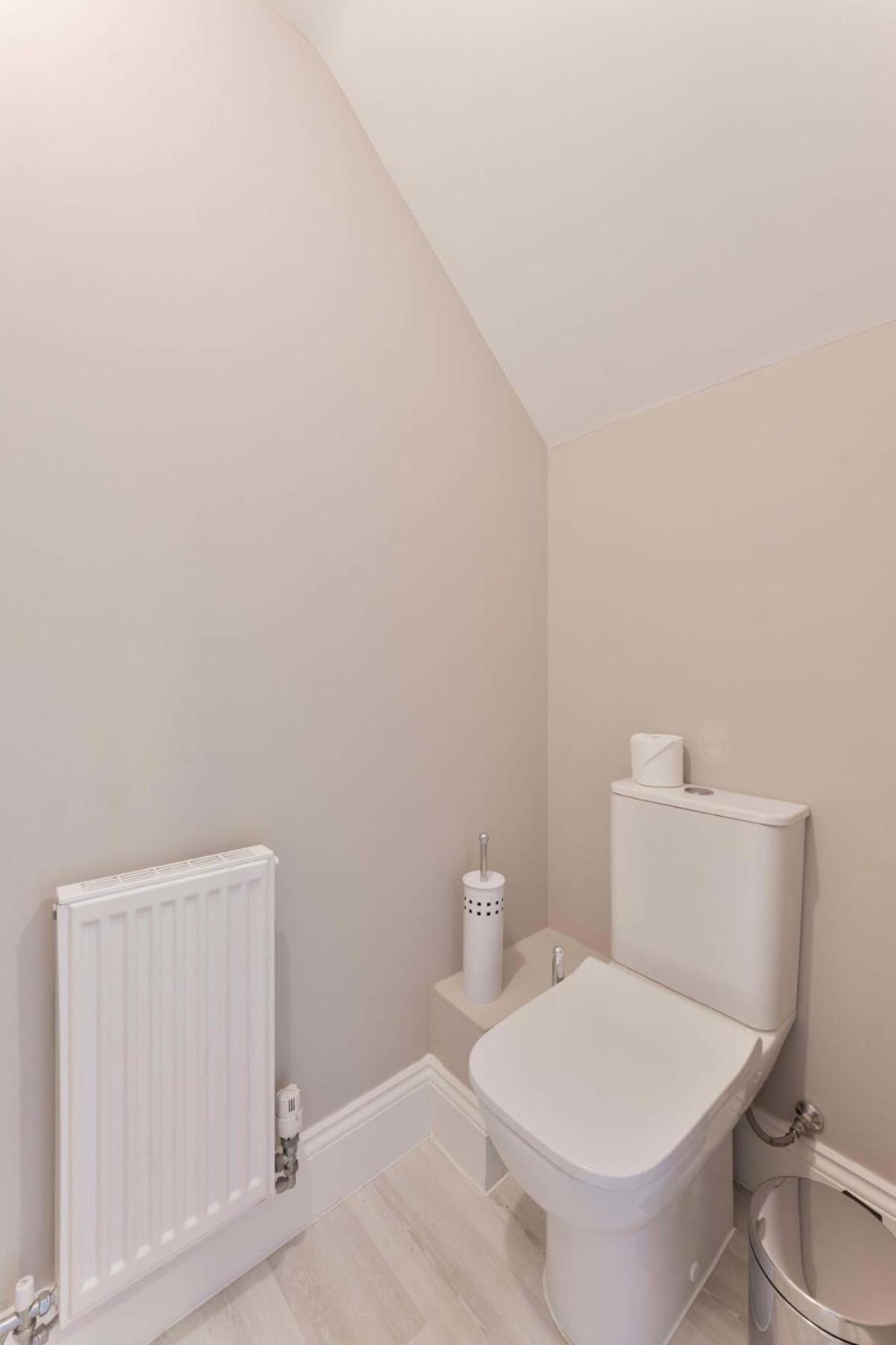 Spacious 3 Bedroom House With Garden In Holiday home