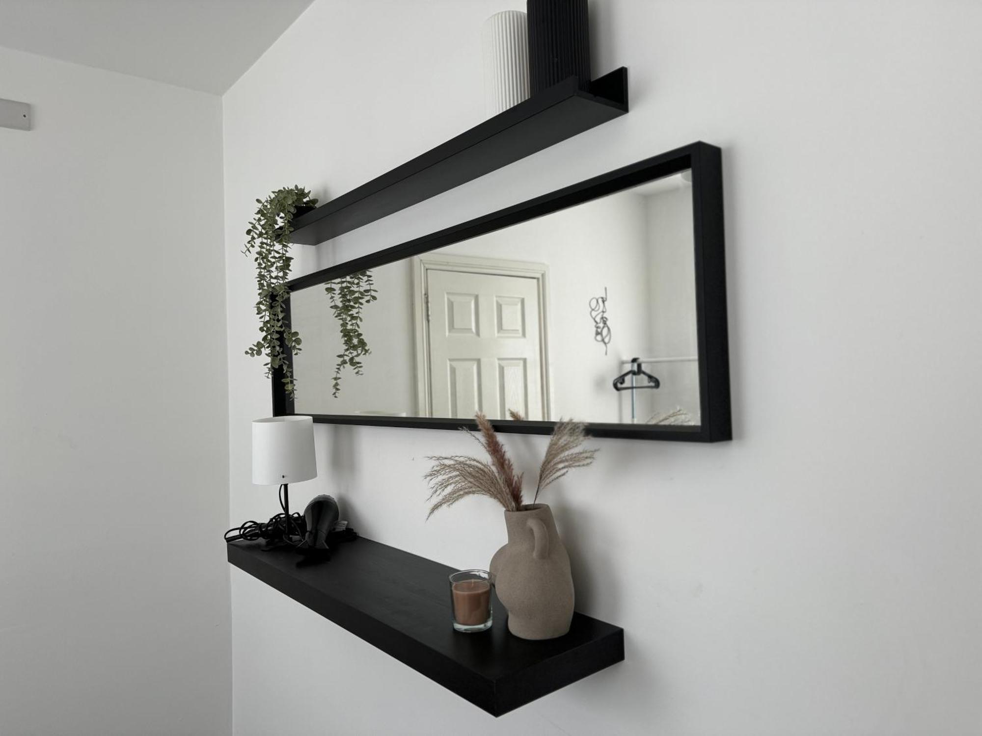 Apartment Spacious 3br Flat For Groups Visiting With Keyless Check-in, Free Wifi And Parking *