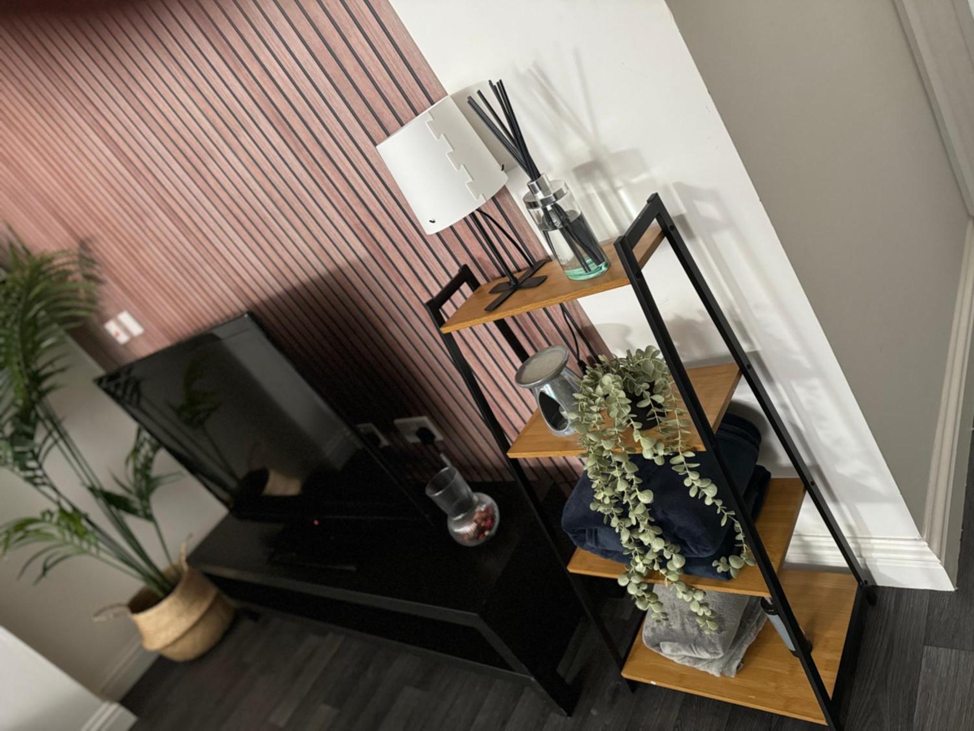Spacious 3br Flat For Groups Visiting With Keyless Check-in, Free Wifi And Parking Apartment Birmingham