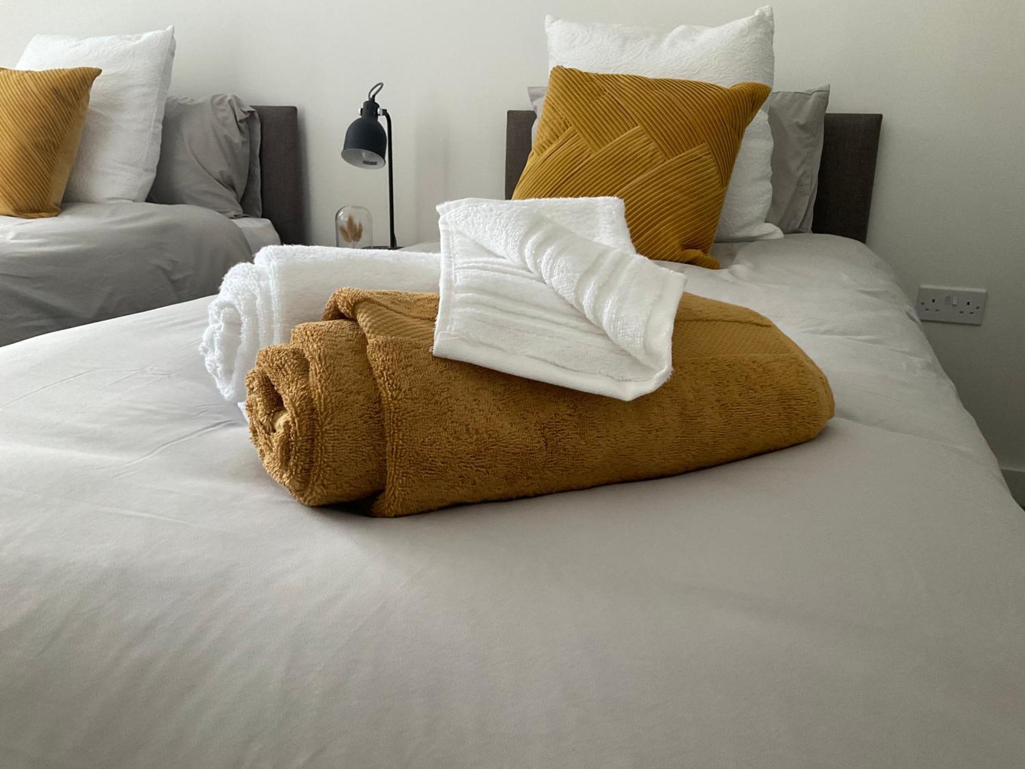 Holiday home The Parkes A Stylish 3br House With Free Parking, 5 Mins From Close To The Edgbaston Stadium, The Hippodrome, Uob, Aston And Bcu, China Town, Kings Heath Bhx Airport And Much Birmingham