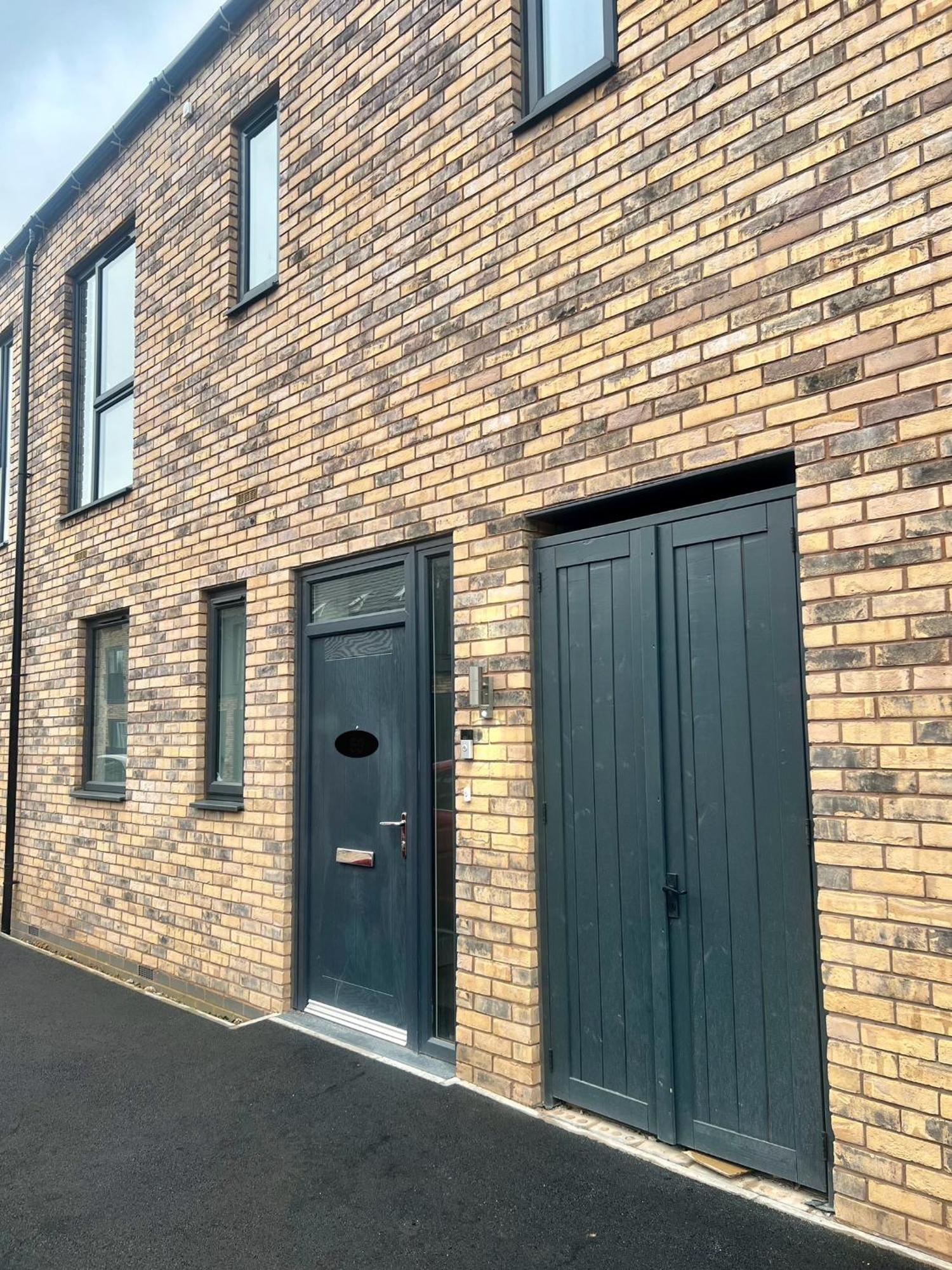 The Parkes A Stylish 3br House With Free Parking, 5 Mins From Close To The Edgbaston Stadium, The Hippodrome, Uob, Aston And Bcu, China Town, Kings Heath Bhx Airport And Much