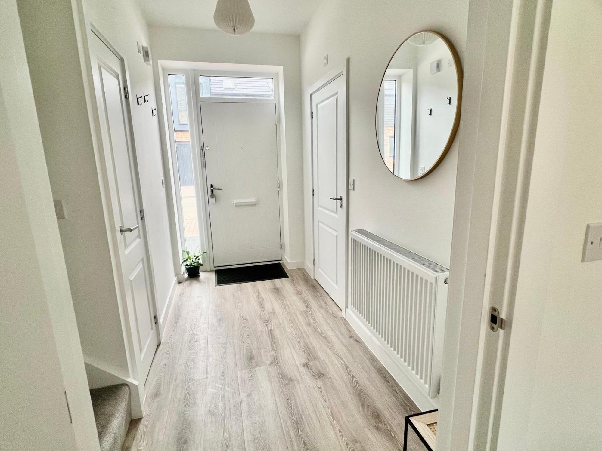 Holiday home The Parkes A Stylish 3br House With Free Parking, 5 Mins From Close To The Edgbaston Stadium, The Hippodrome, Uob, Aston And Bcu, China Town, Kings Heath Bhx Airport And Much