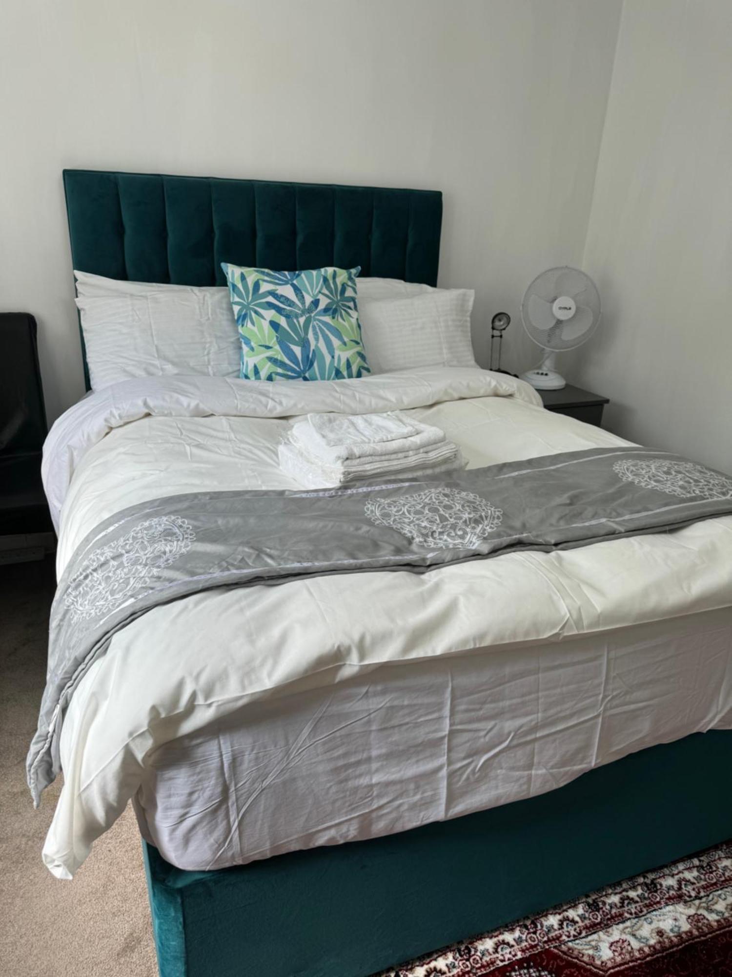 P&f Edgbaston Uk, 28 Ashes Lane Homestay