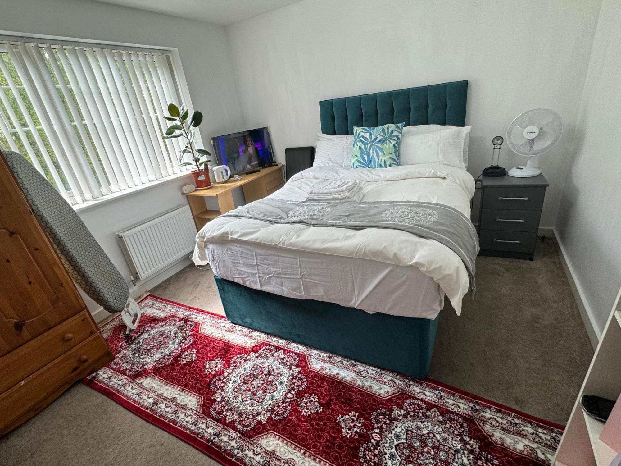 P&f Edgbaston Uk, 28 Ashes Lane Homestay Birmingham