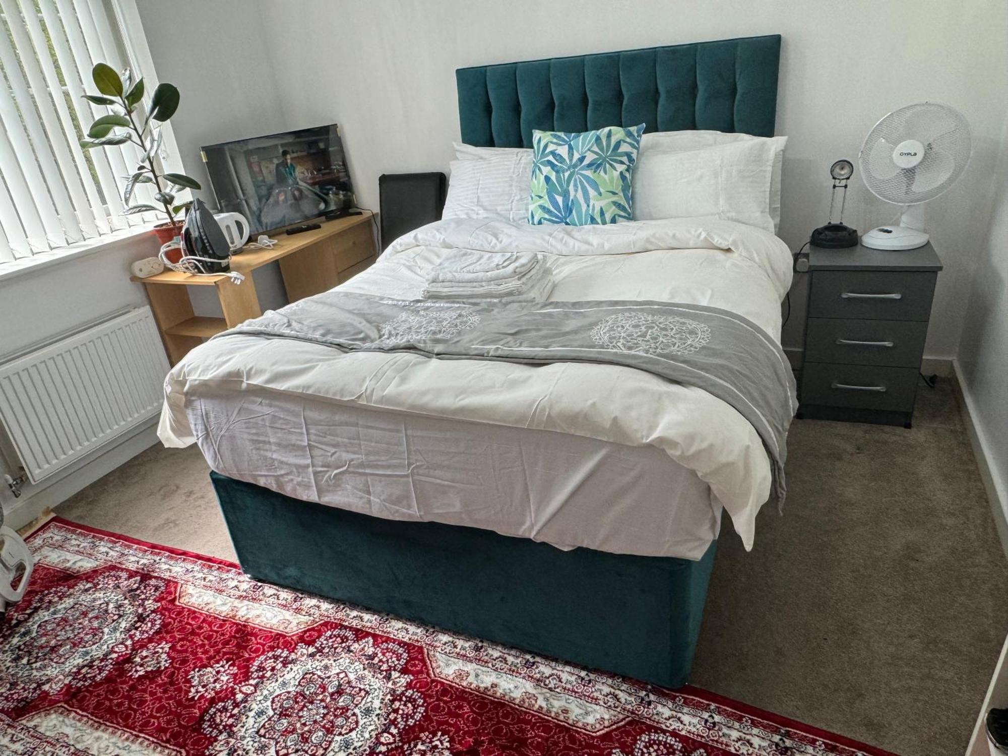 Homestay P&f Edgbaston Uk, 28 Ashes Lane *