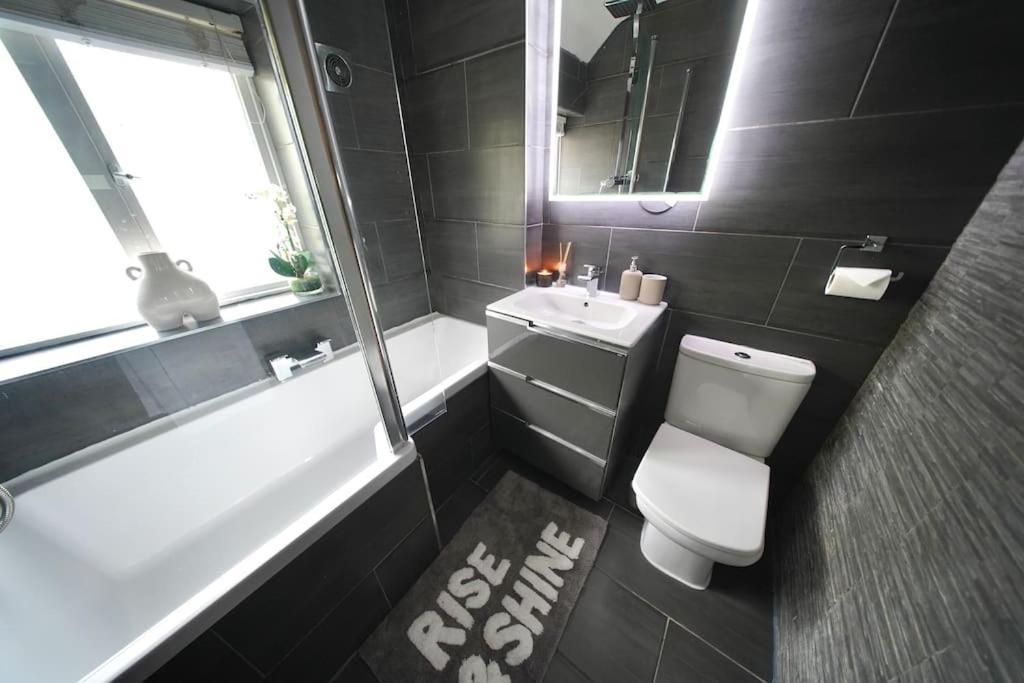Holiday home Cosy Home- Sleeps 5+city Centre+ Netflix+free Park Birmingham