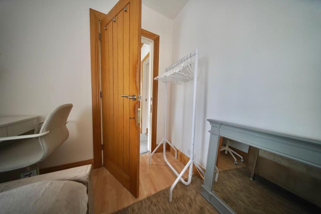 Cosy Home- Sleeps 5+city Centre+ Netflix+free Park Holiday home