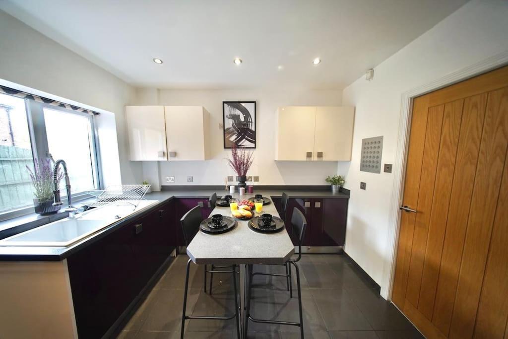 Cosy Home- Sleeps 5+city Centre+ Netflix+free Park *