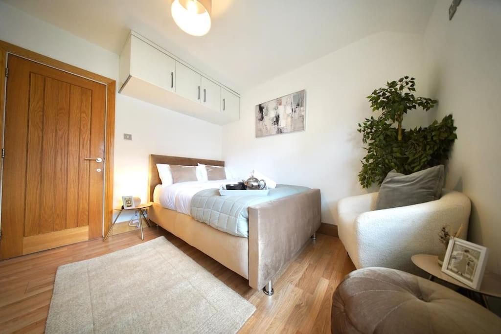 Cosy Home- Sleeps 5+city Centre+ Netflix+free Park