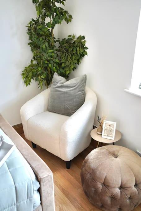 Cosy Home- Sleeps 5+city Centre+ Netflix+free Park Holiday home *