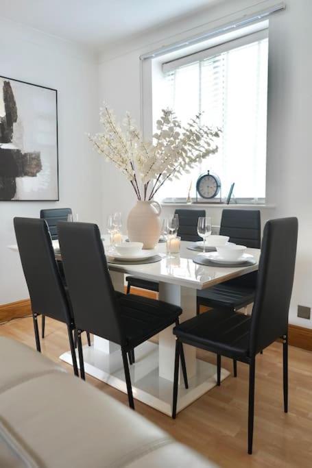 Cosy Home- Sleeps 5+city Centre+ Netflix+free Park Holiday home Birmingham