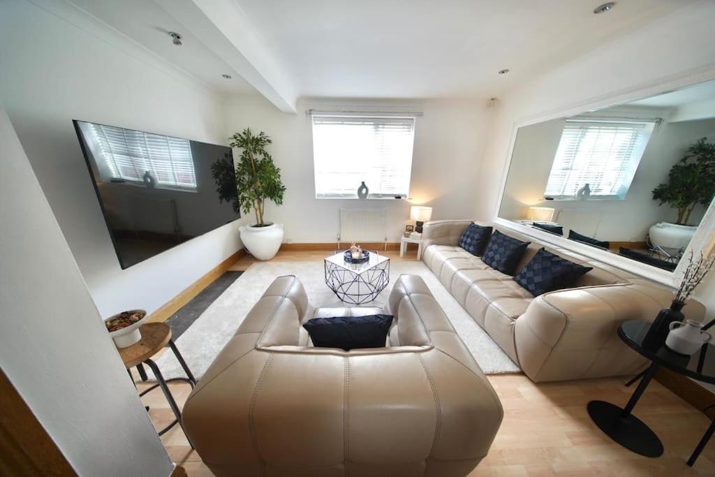 Holiday home Cosy Home- Sleeps 5+city Centre+ Netflix+free Park *