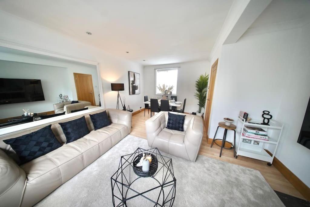 Cosy Home- Sleeps 5+city Centre+ Netflix+free Park Holiday home Birmingham