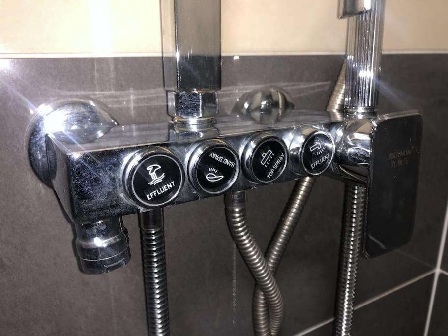Entire 2 Bed 1 Bath Centre Uk