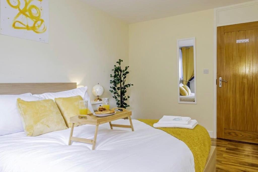Entire 2 Bed 1 Bath Centre Uk