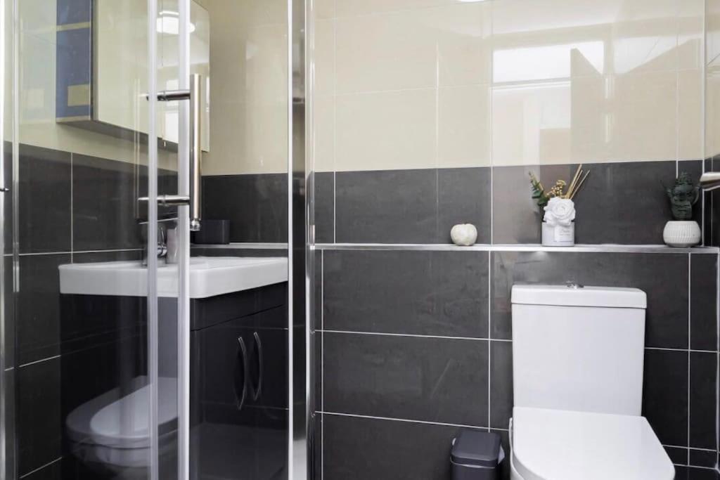 Apartment Entire 2 Bed 1 Bath Centre Uk *