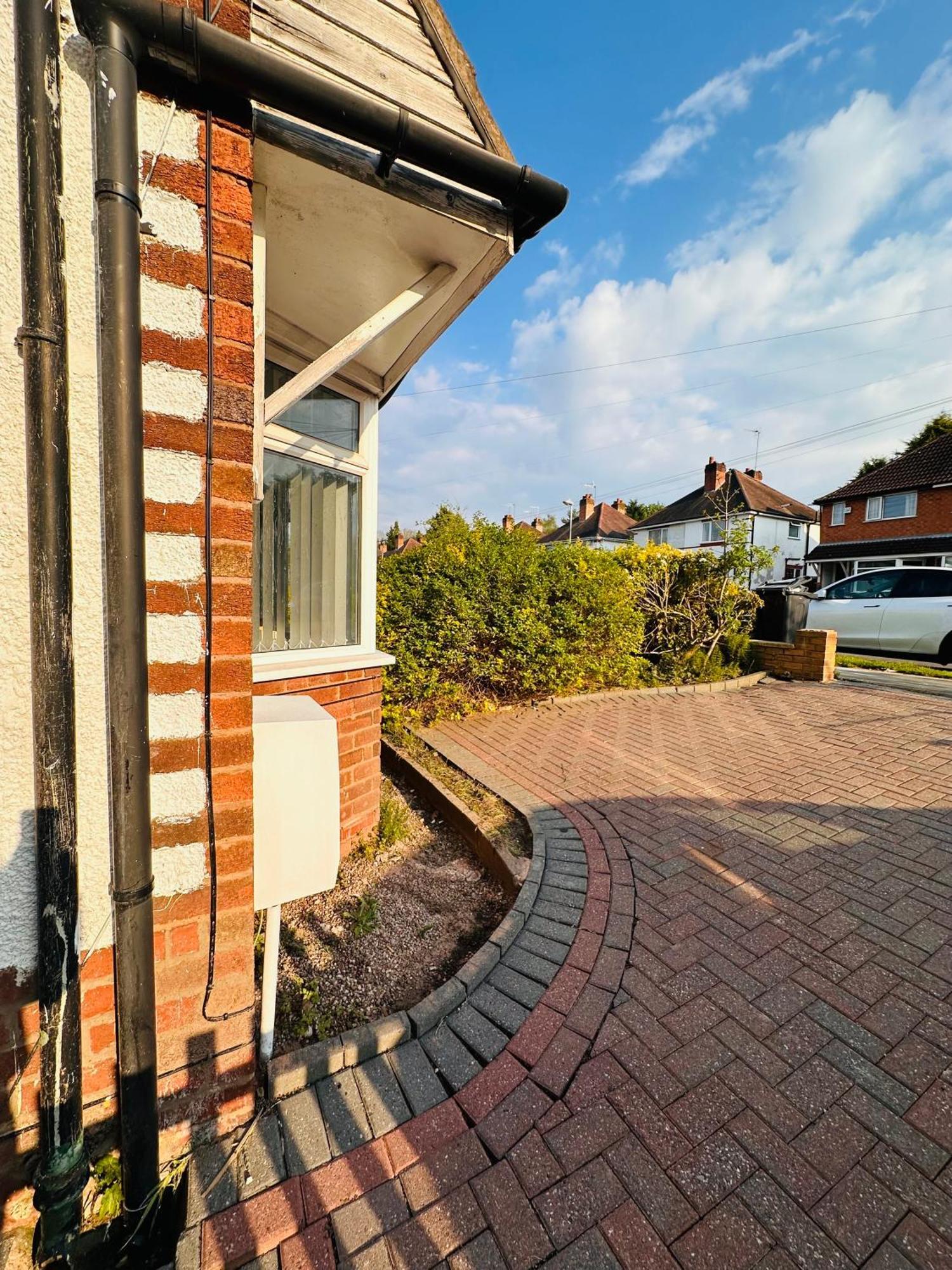 R-2 Newly Renovated Private Self Contained With Private Dedicated Bathroom - Selly Oak * Birmingham