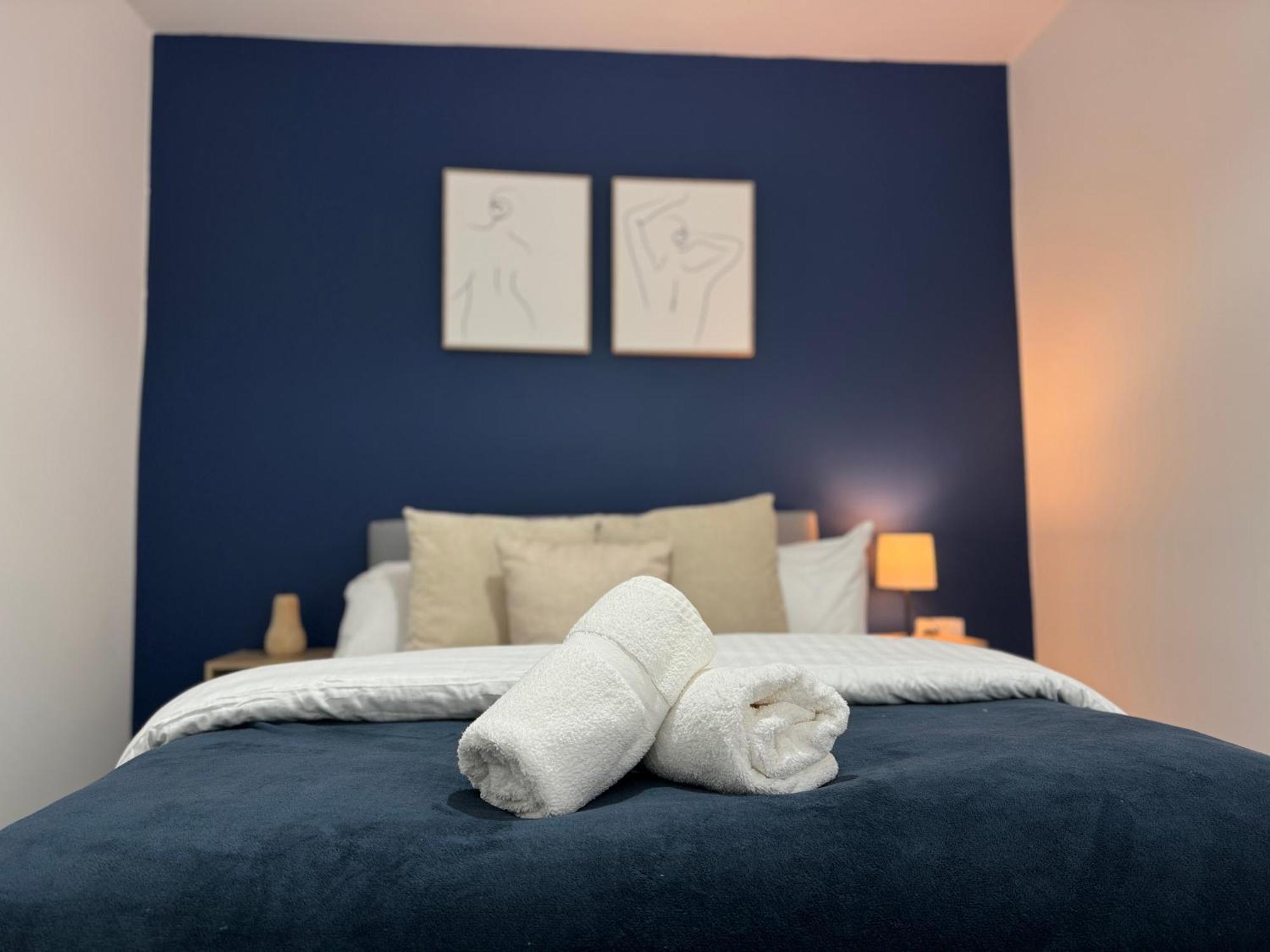 Spacious 3br Flat For Groups Visiting With Keyless Check-in, Free Wifi And Parking