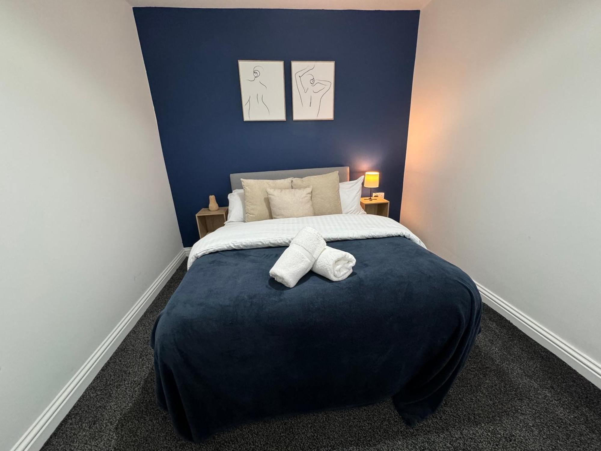 Spacious 3br Flat For Groups Visiting With Keyless Check-in, Free Wifi And Parking *