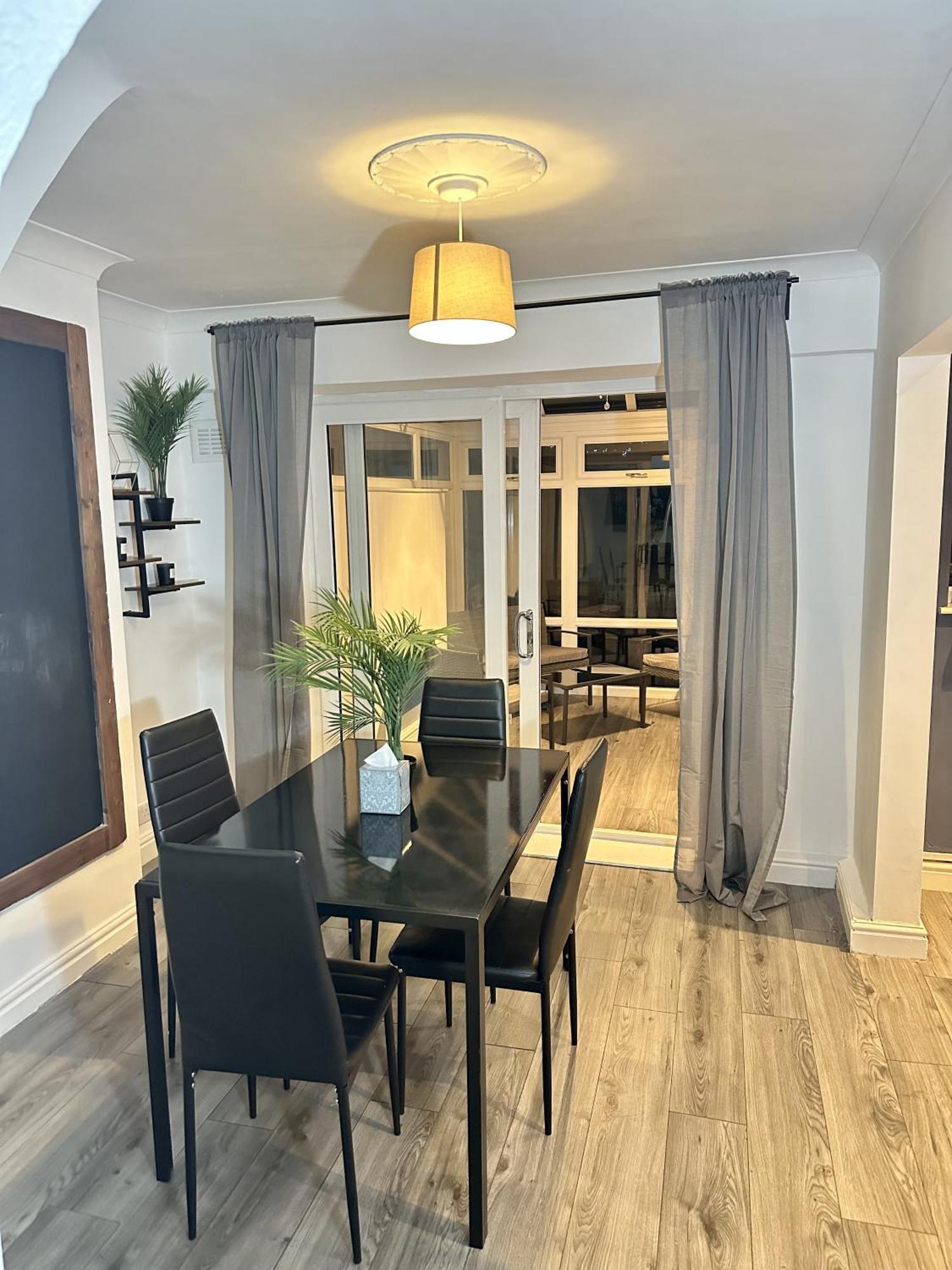 Cosy 3 Bedroom House In Birmingham! - Contractors, Business & Corporate Guests Welcome * Birmingham