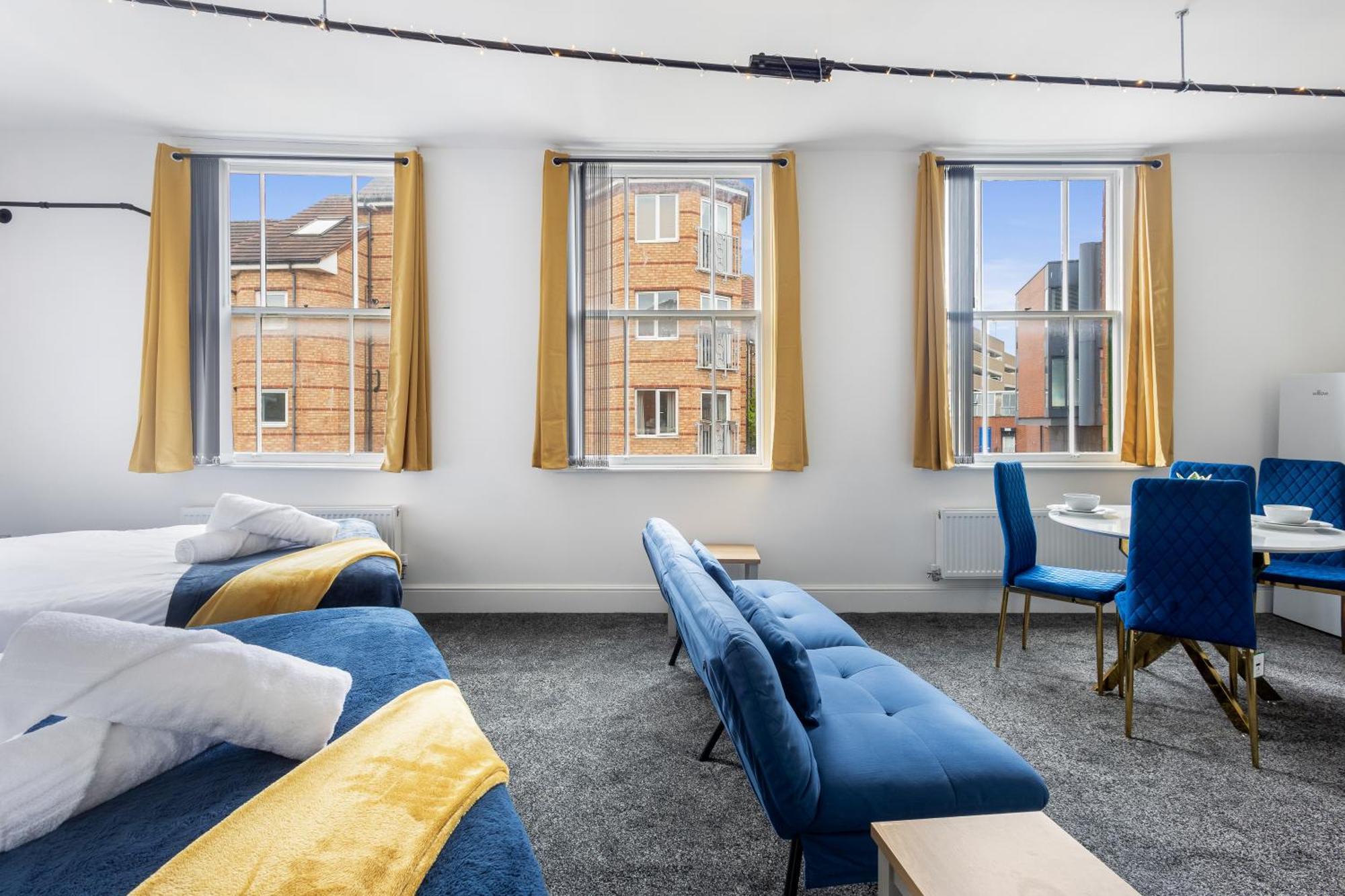 Elegant In Centre Apartment *