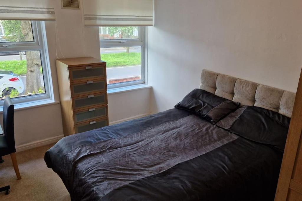 Comfortable 4 Bedroom House * Birmingham