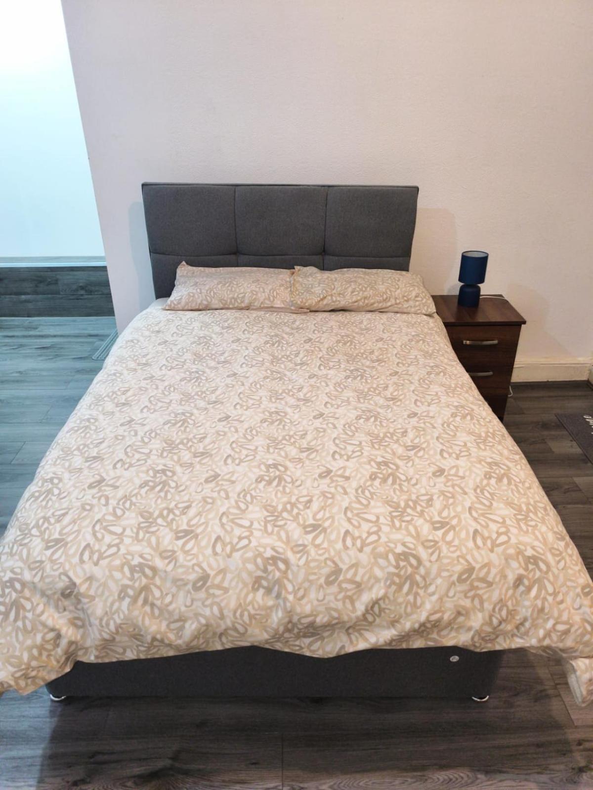 Cozy Flat Near Talbot Pub