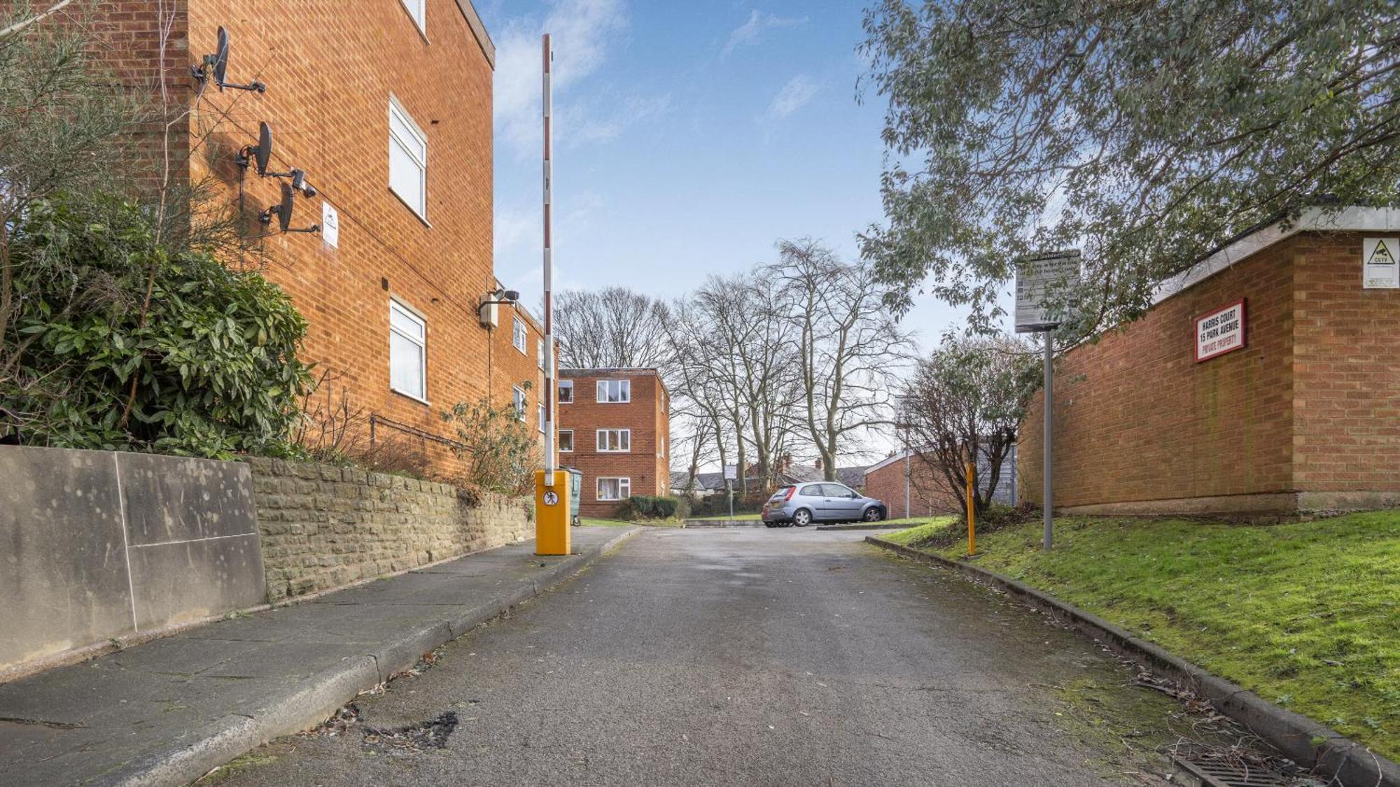 Apartment Park Avenue - An Executive 2 Bed With A Private Bathroom In City Centre, 5 Mins To City Hospital