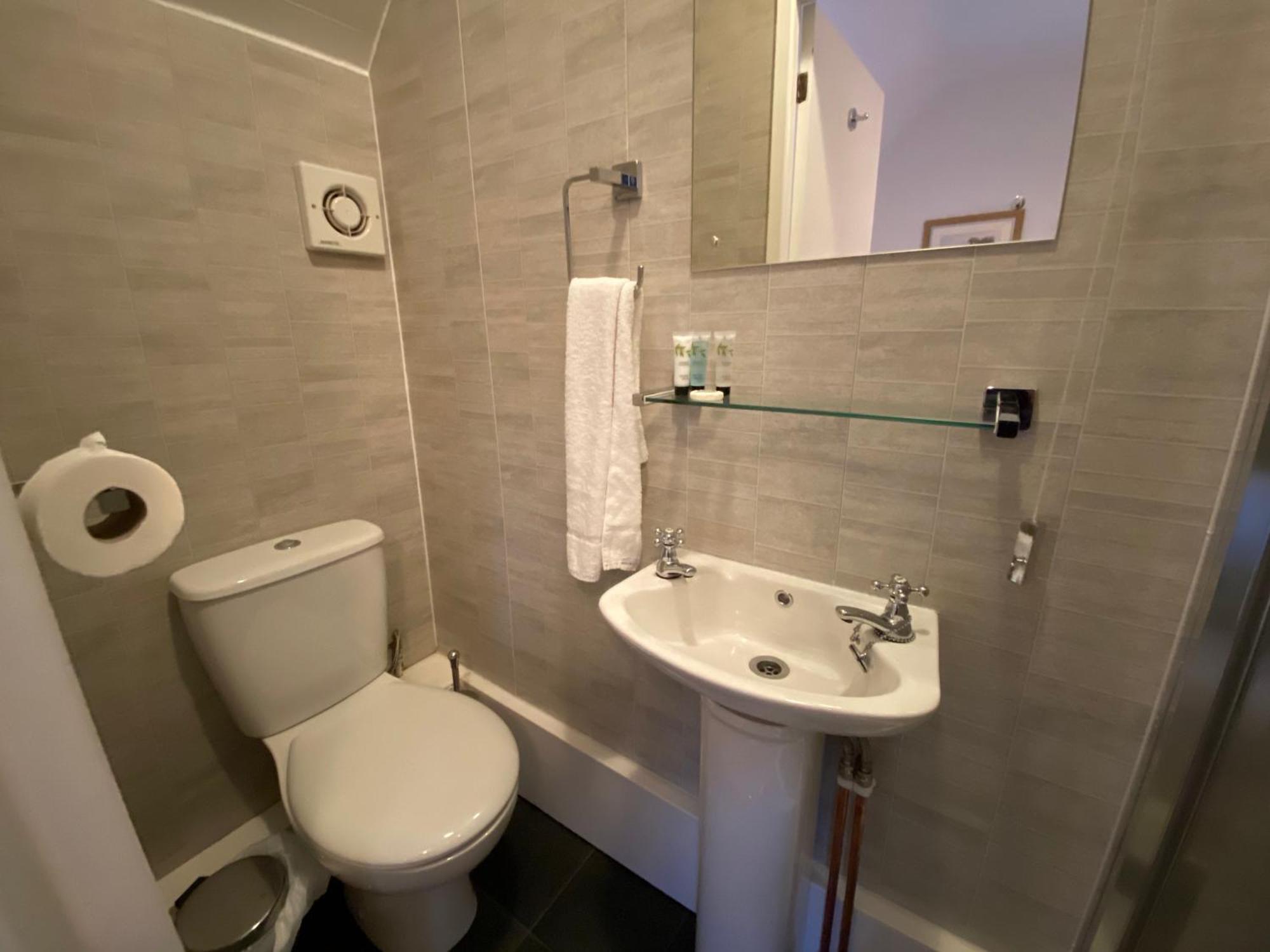 Old Farm Hotel 3*