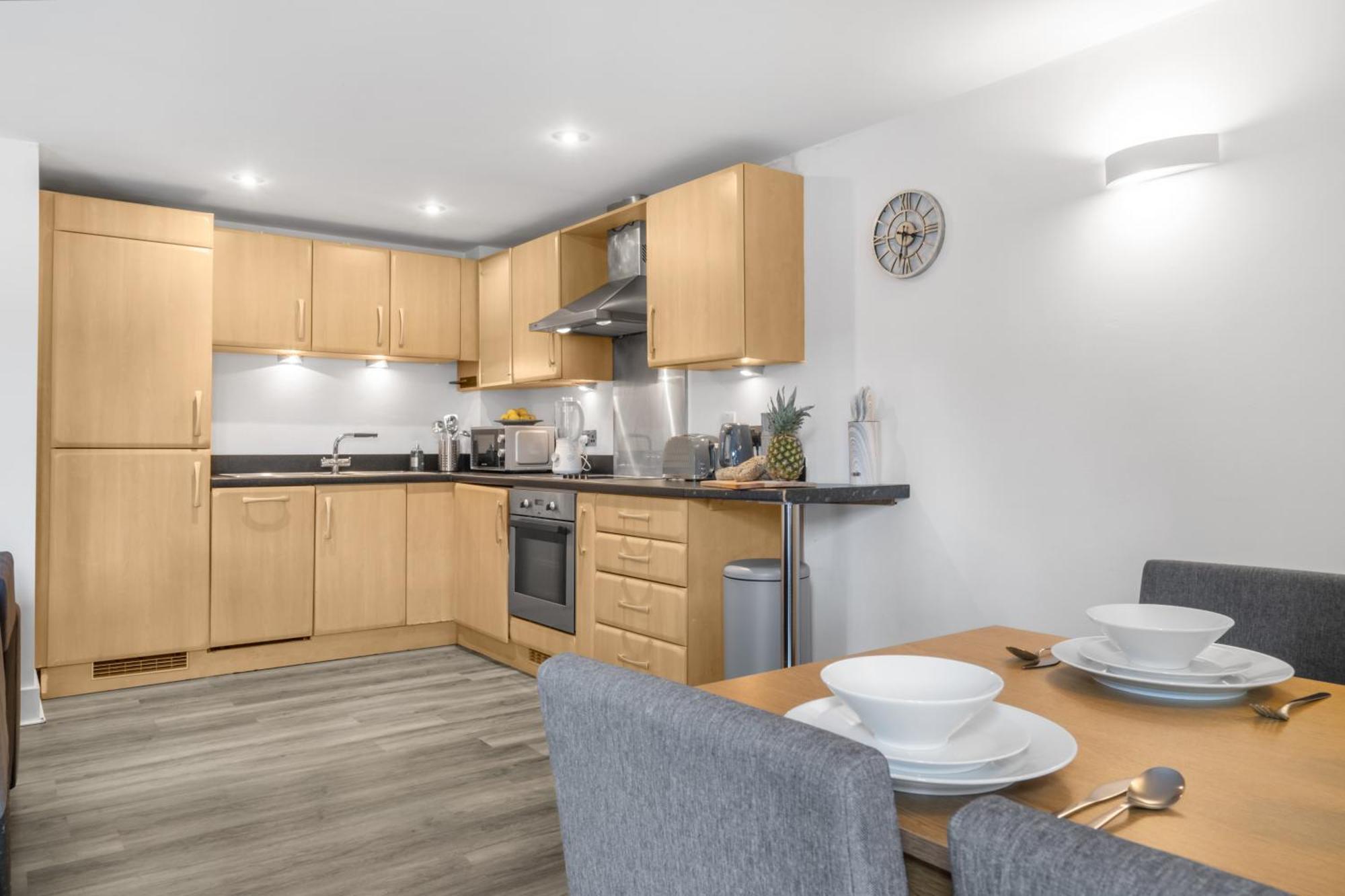Pluxa Globe - Spacious In Jq With Parking Birmingham