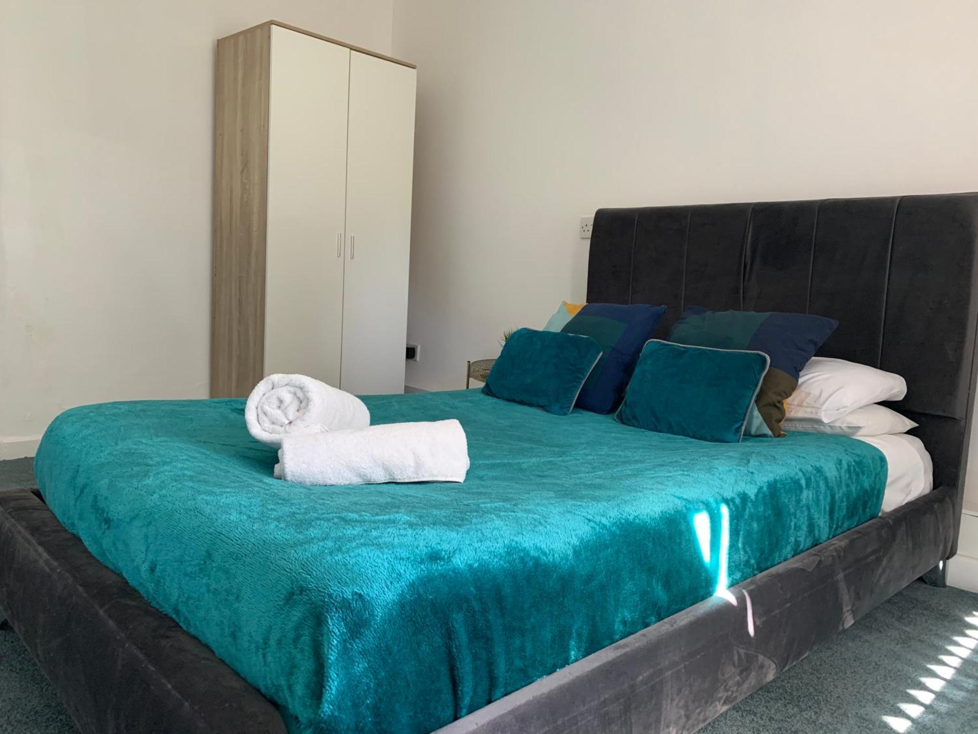 Apartment Tudors Esuites Two Bedroom Birmingham