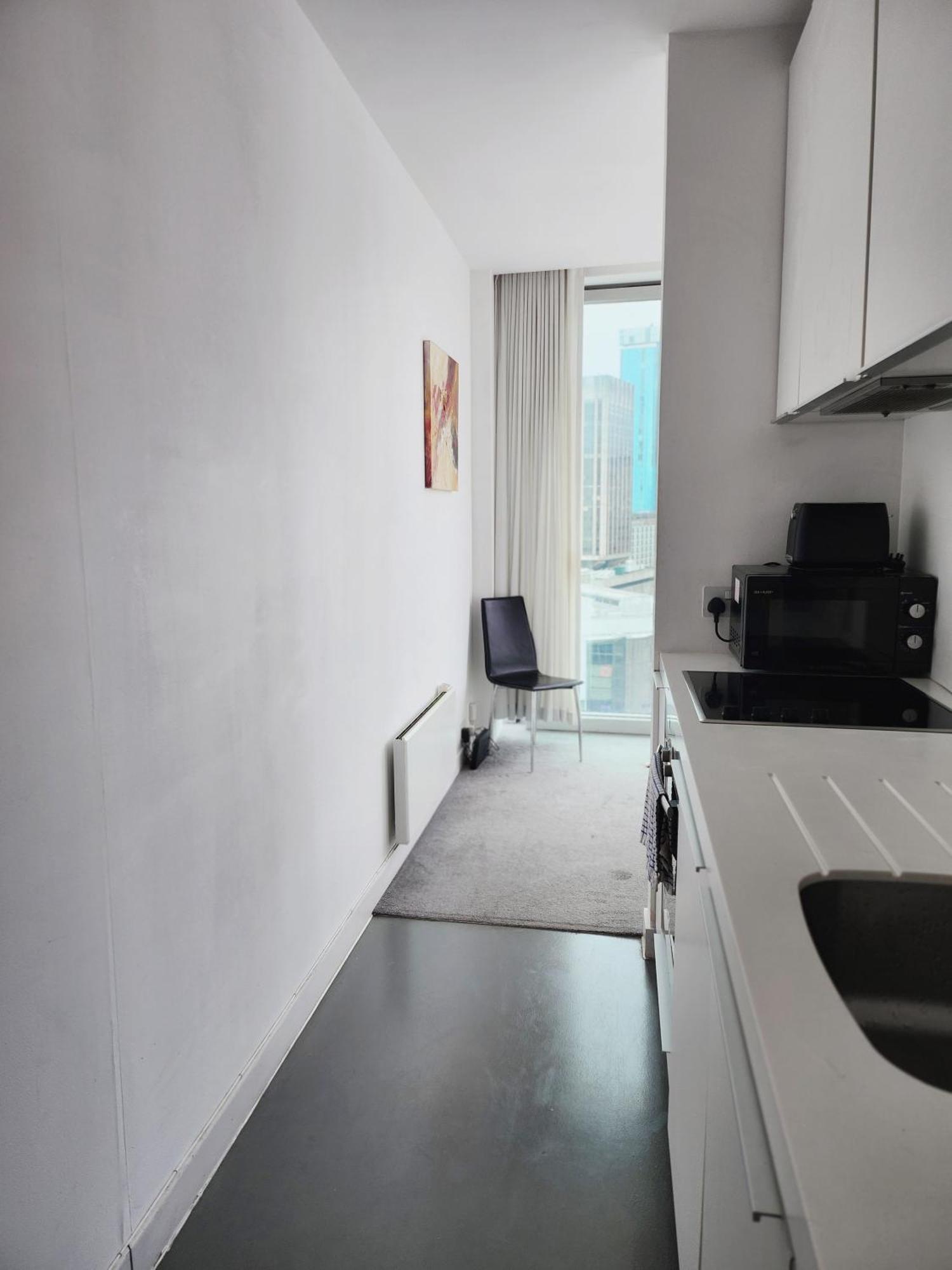 Aparthotel Cityscape In With Self Checkin 2*